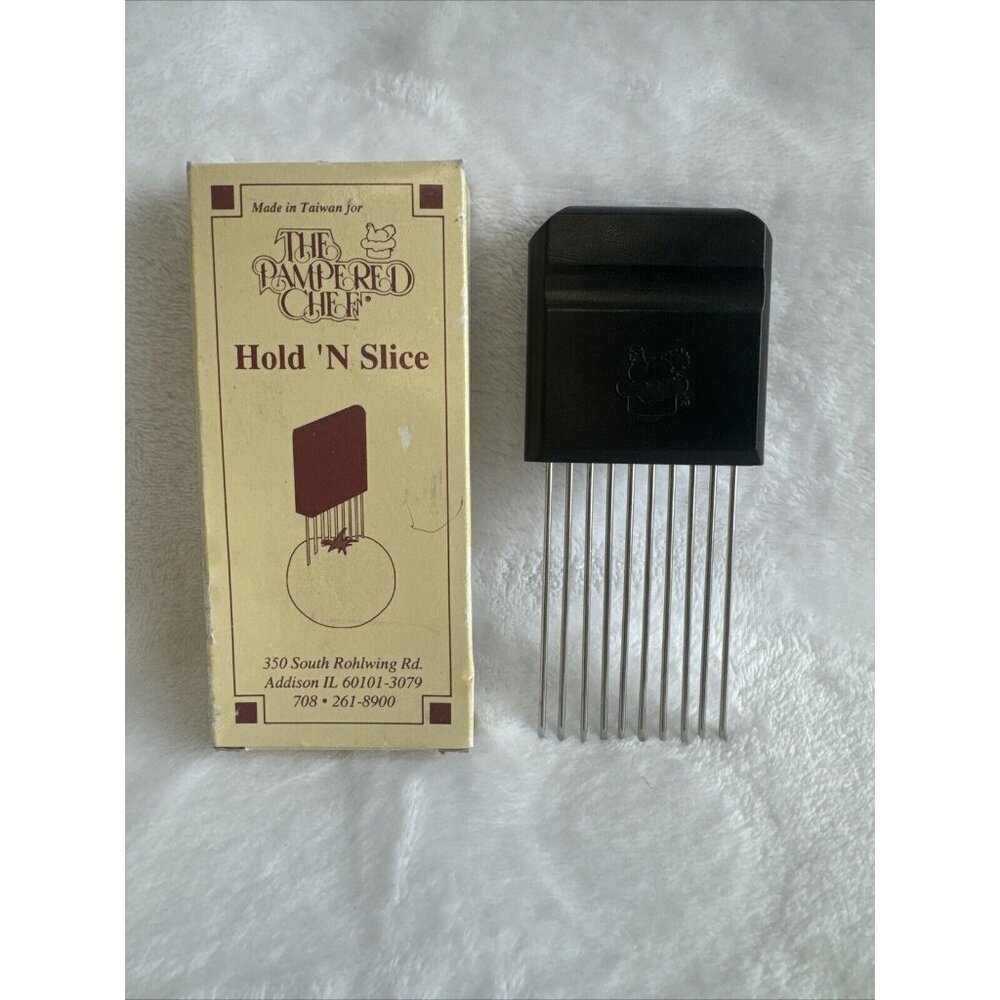Pampered Chef Hold and Slice In Original‎ Box Nested Hen
